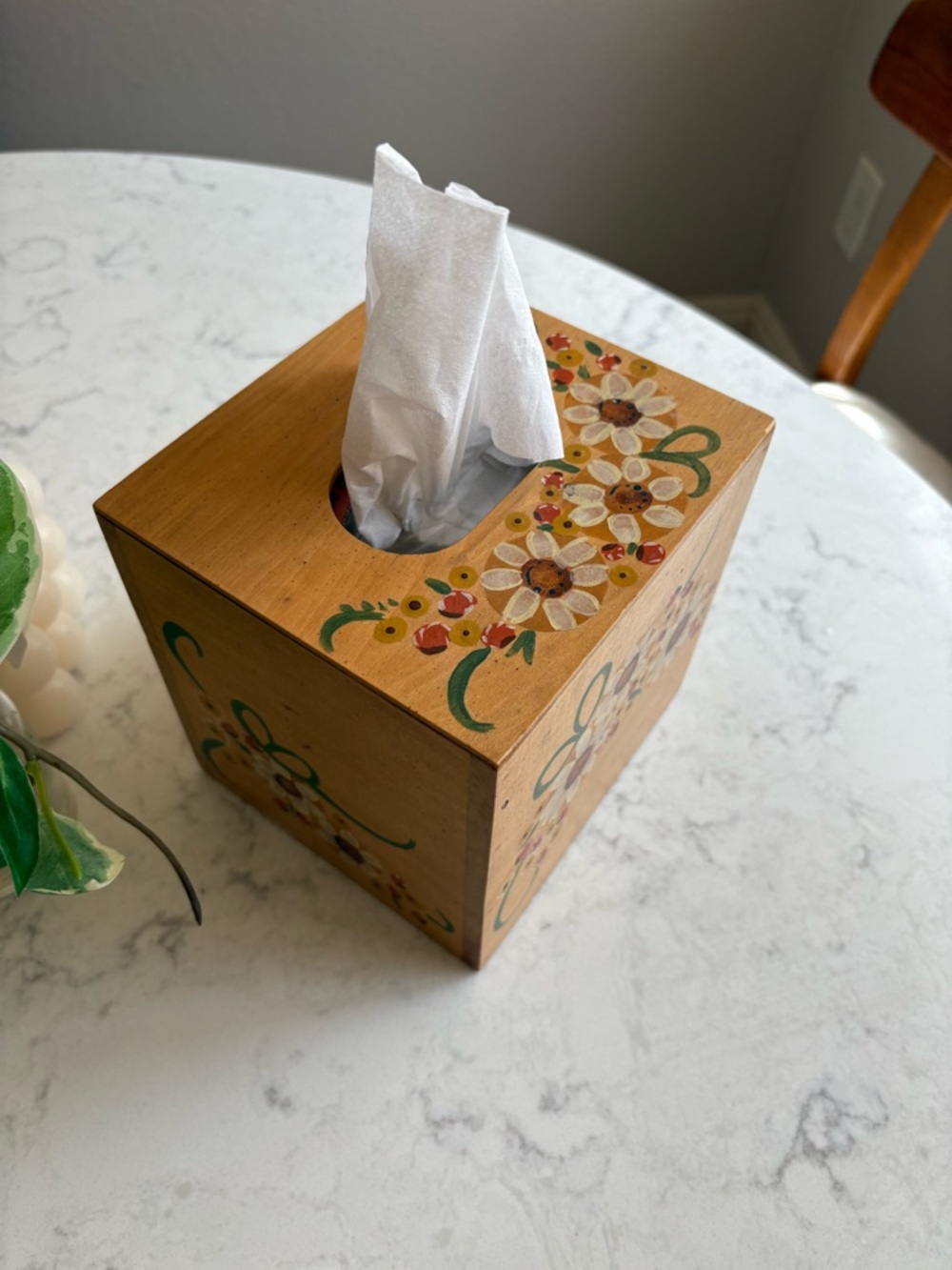 Vintage MCM Hand-Painted Floral Wooden Tissue Box Cover — Yellow & Green
